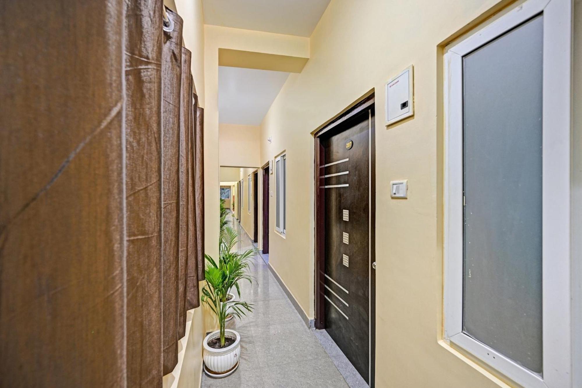 Hotel O Comfort Zone Khandagiri Екстер'єр фото