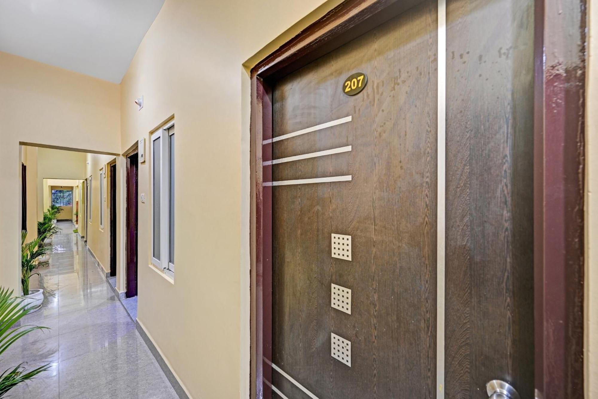 Hotel O Comfort Zone Khandagiri Екстер'єр фото