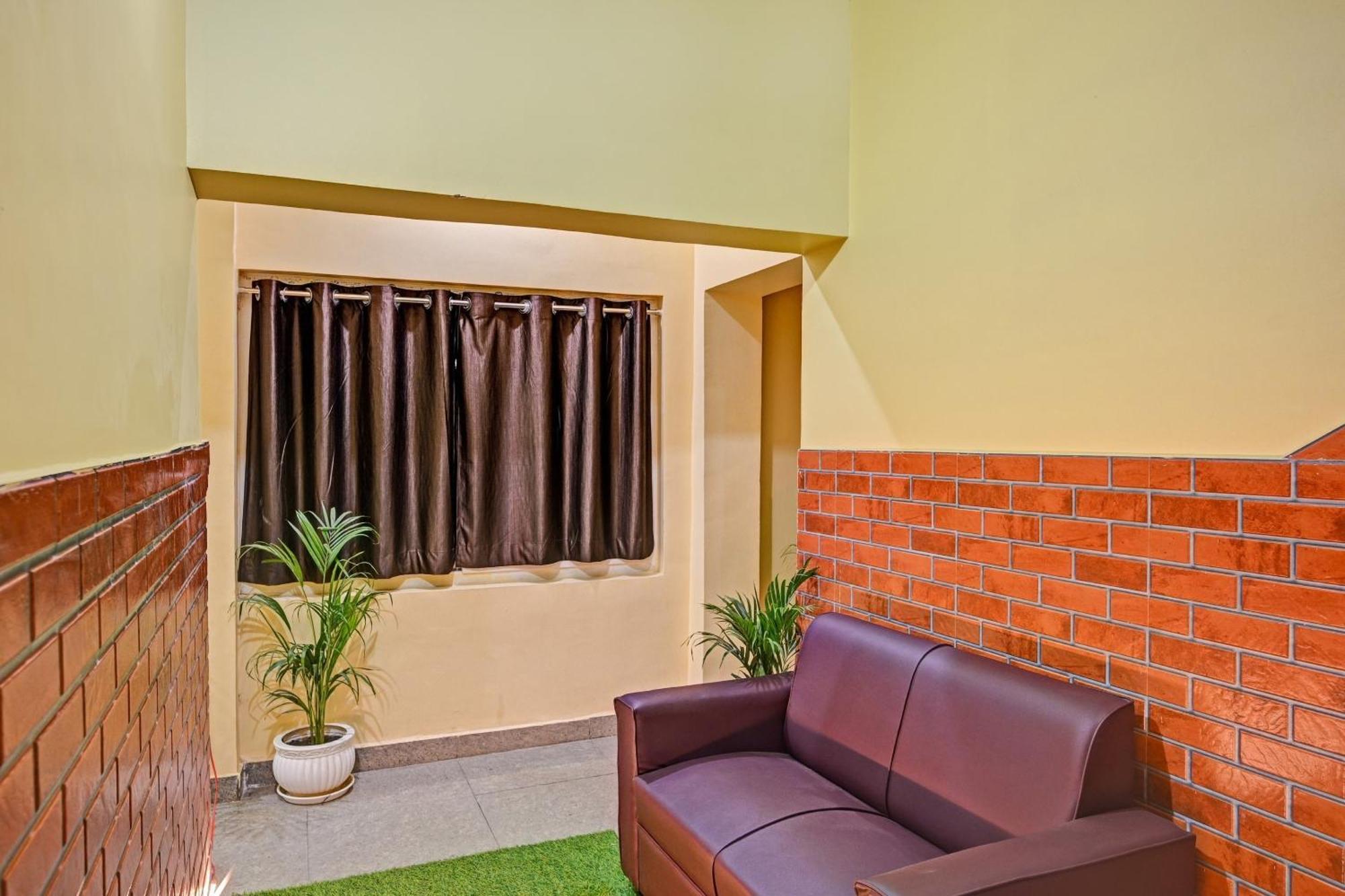 Hotel O Comfort Zone Khandagiri Екстер'єр фото
